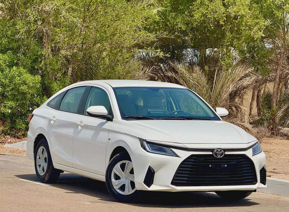 TOYOTA YARIS 2023 1.5L GCC (620/-MONTHLY)
