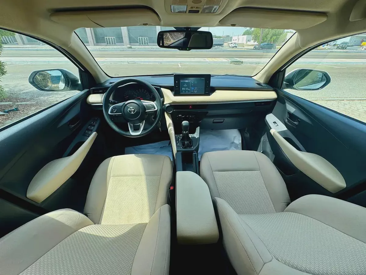 TOYOTA YARIS 2023 1.5L GCC (620/-MONTHLY)-6-6