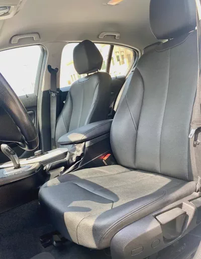 Original paint 2019 bmw 120i sport line 2.0L ||GCC specs || 4 cylinder turbocharged || accident free-17