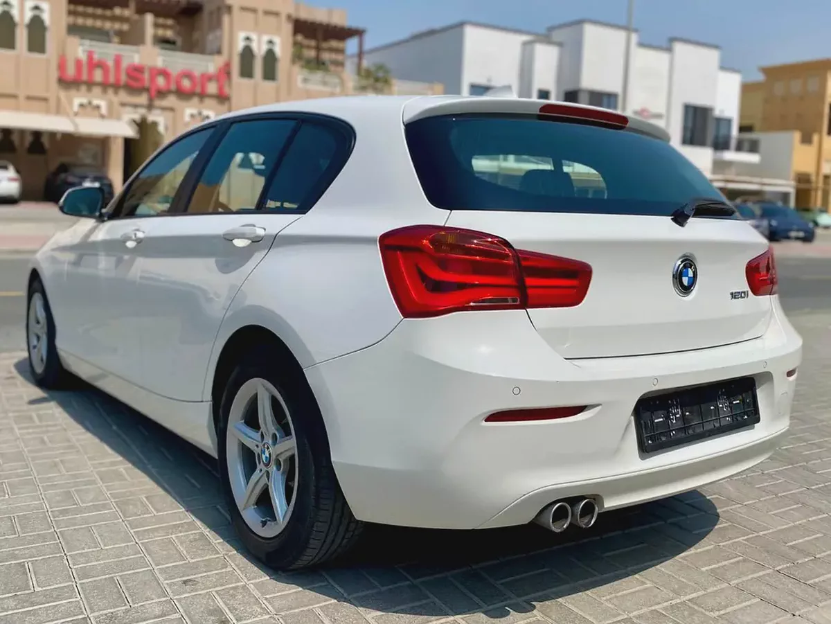 Original paint 2019 bmw 120i sport line 2.0L ||GCC specs || 4 cylinder turbocharged || accident free-10-10