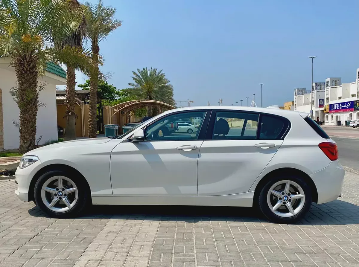 Original paint 2019 bmw 120i sport line 2.0L ||GCC specs || 4 cylinder turbocharged || accident free-5-5