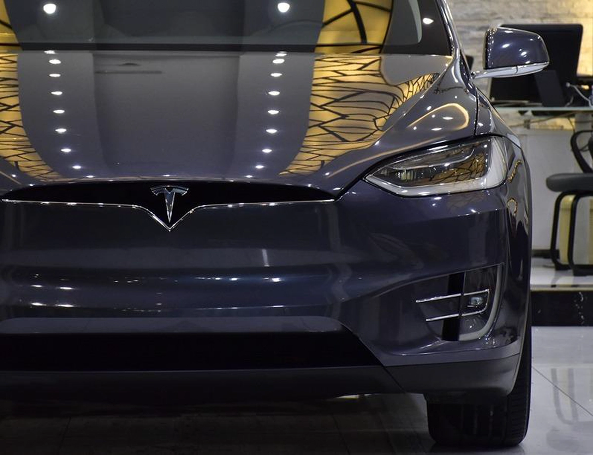 Tesla Model X 100D - Long Range ( 2019 Model ) in Grey Color GCC Specs