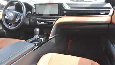 TOYOTA CAMRY GLE 2025 | WHITE-12