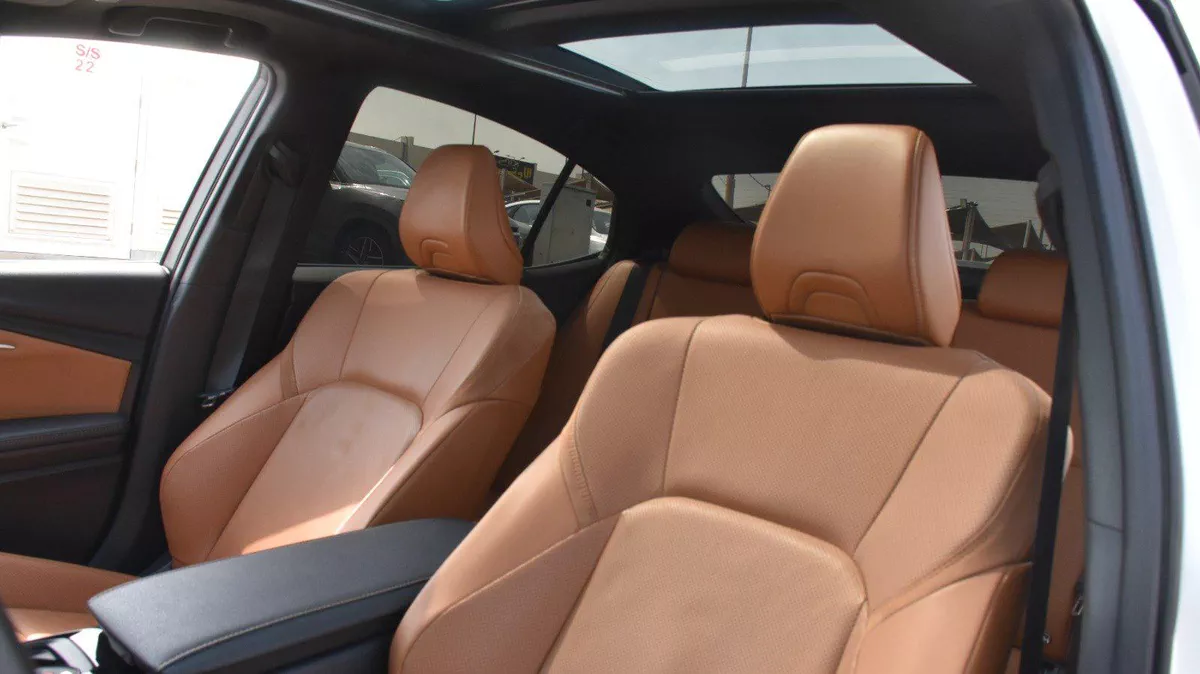 TOYOTA CAMRY GLE 2025 | WHITE-6-6