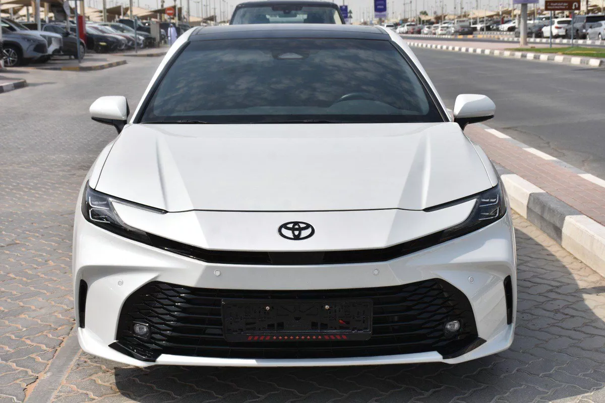 TOYOTA CAMRY GLE 2025 | WHITE-14-14