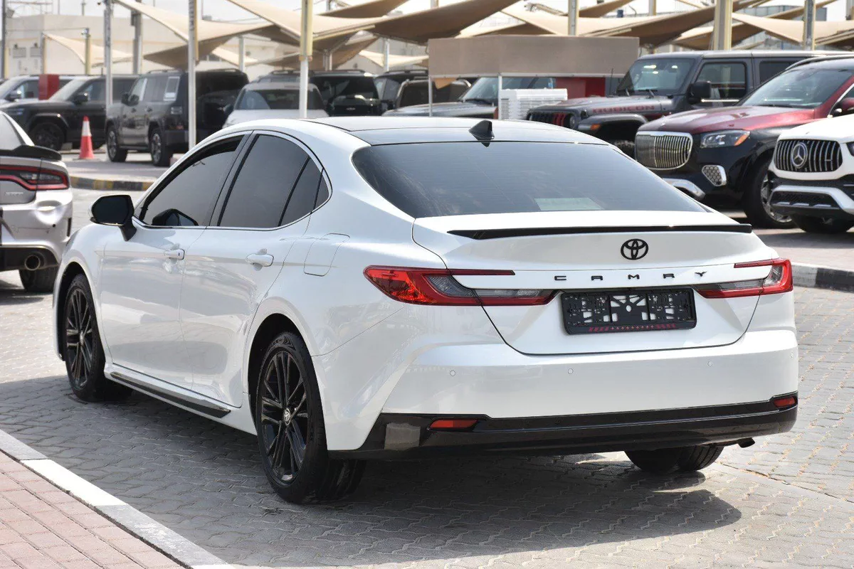 TOYOTA CAMRY GLE 2025 | WHITE-15-15