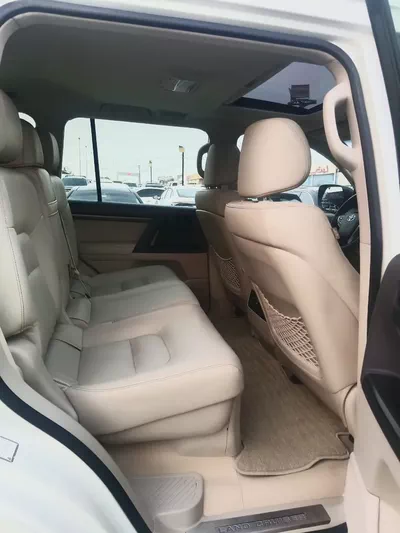 Toyota Land Cruiser 2019 GXR Grand Touring GCC Specs-12