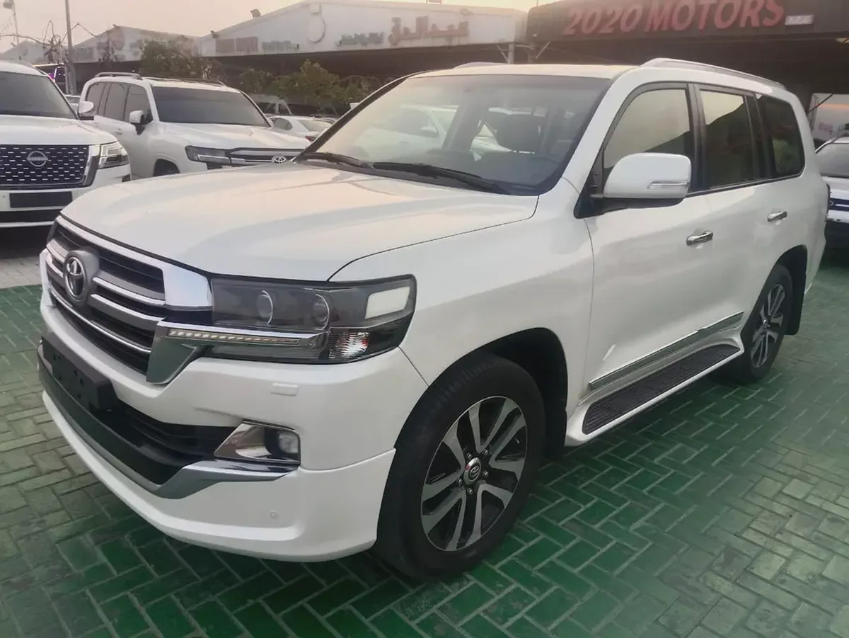 Toyota Land Cruiser 2019 GXR Grand Touring GCC Specs-2-2