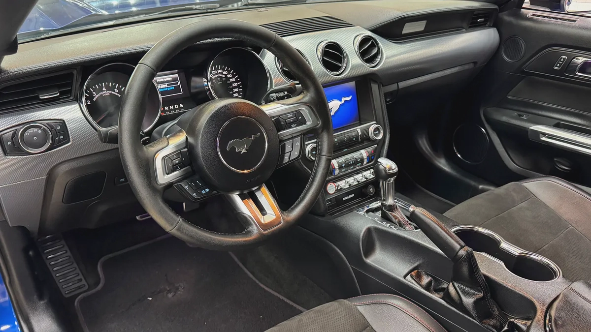 Ford Mustang GT California Special 2017 | 1st Owner | Original Paint | GCC Specs | Full Service Hist-10-10