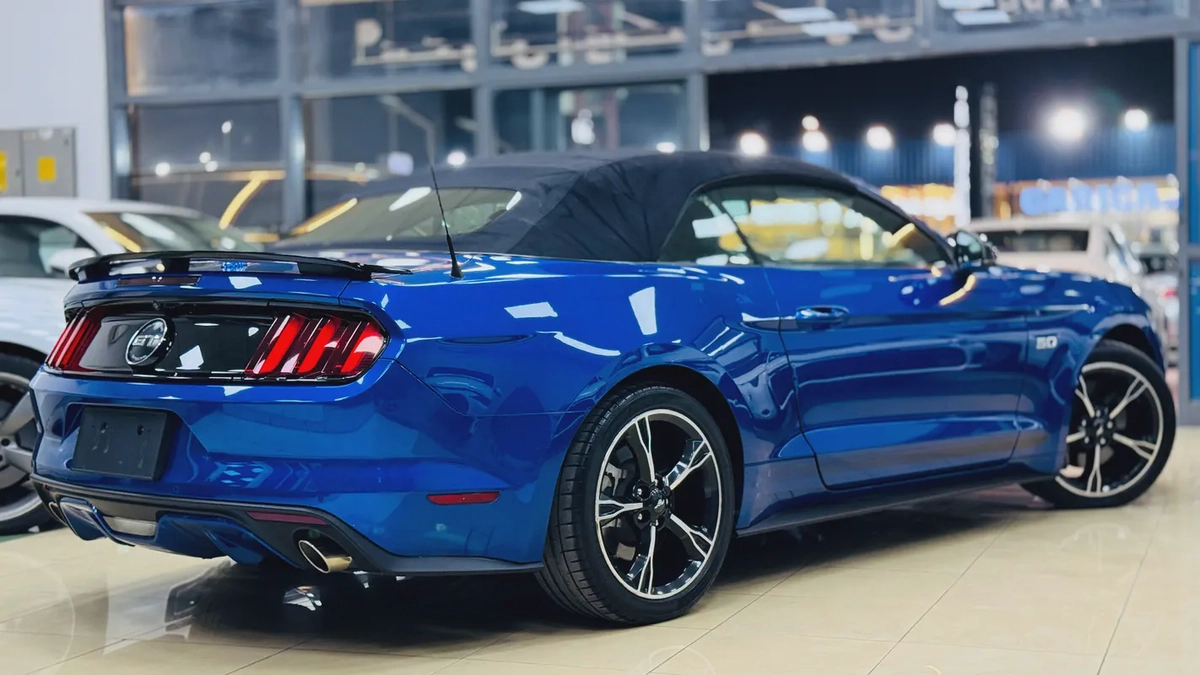 Ford Mustang GT California Special 2017 | 1st Owner | Original Paint | GCC Specs | Full Service Hist-3-3