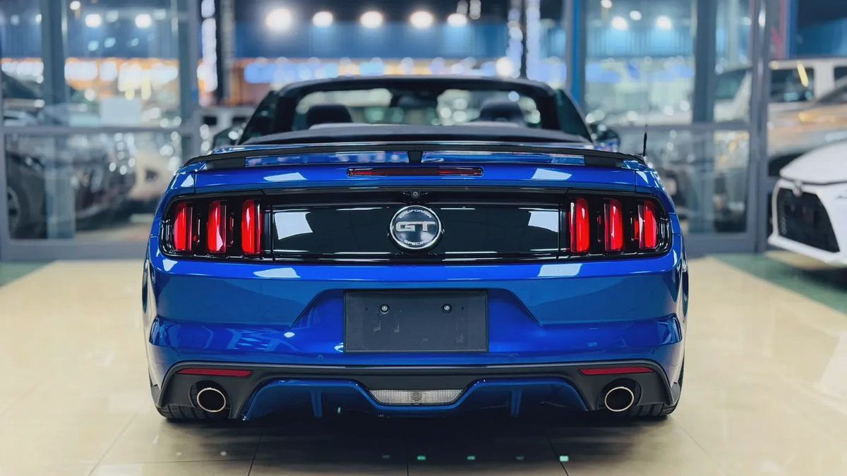 Ford Mustang GT California Special 2017 | 1st Owner | Original Paint | GCC Specs | Full Service Hist-5-5