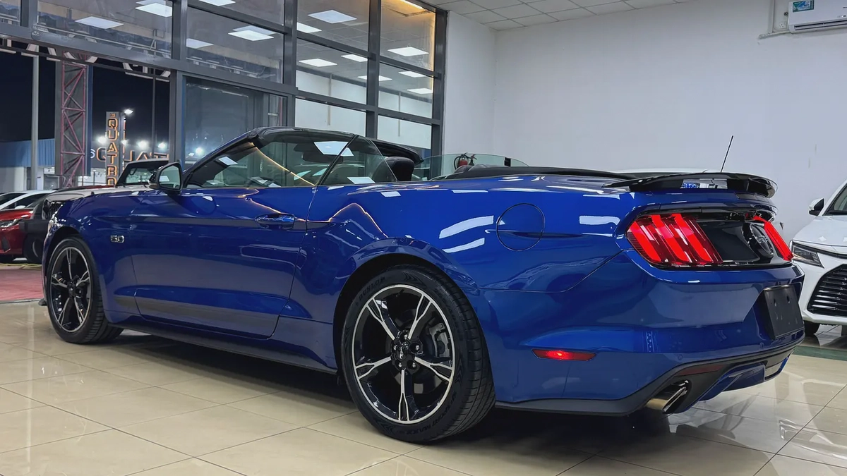 Ford Mustang GT California Special 2017 | 1st Owner | Original Paint | GCC Specs | Full Service Hist-6-6