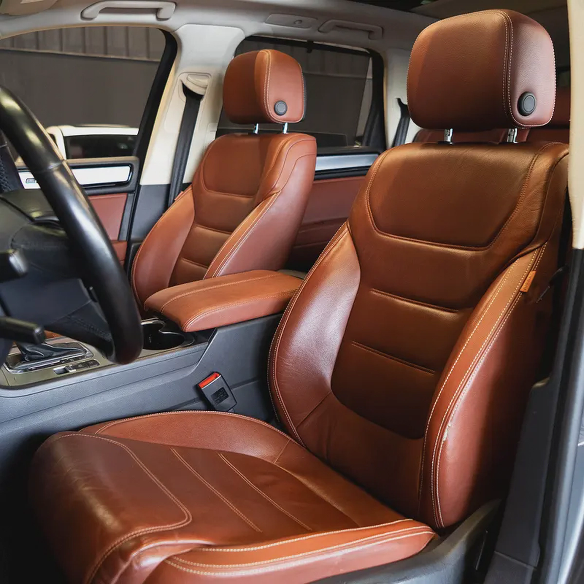 AED 1,748 P.M • 0% Downpayment • Volkswagen Touareg R-Line Kit • 1 Year Warranty-13-13