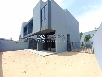 Brand New 4 bedroom villa available for rentin Masaar just in 200k-0