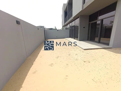 Brand New 4 bedroom villa available for rentin Masaar just in 200k-29