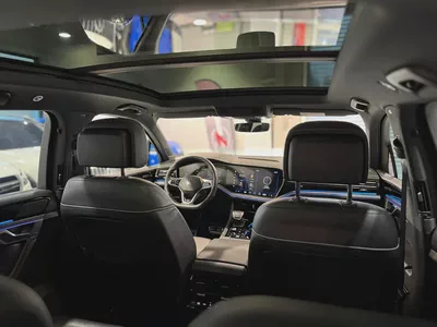 Volkswagen Touareg R-Line | 2024 | GCC Specs | Monthly: 2,600 AED | Full Option | Low Mileage-19