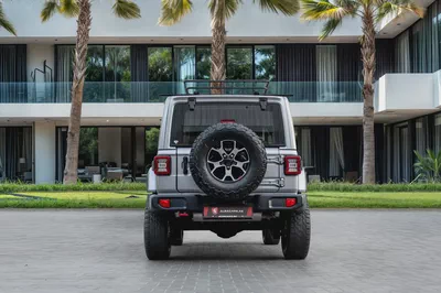2,879 P.M | Wrangler Unlimited Rubicon | 0% Downpayment | Original Jeep Accessories and Upgrades!-4