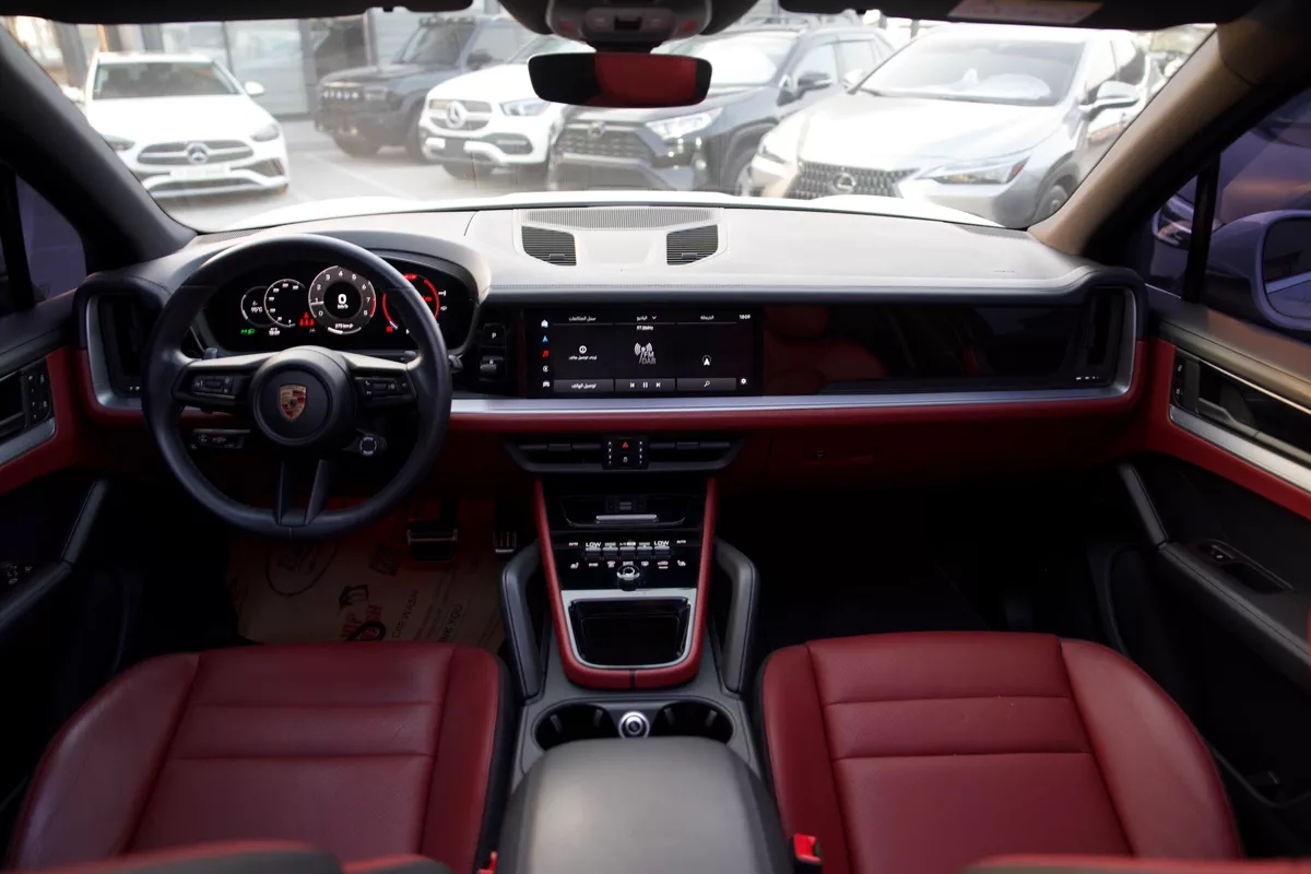 PORSCHE CAYANNE S GCC 2024-6-6