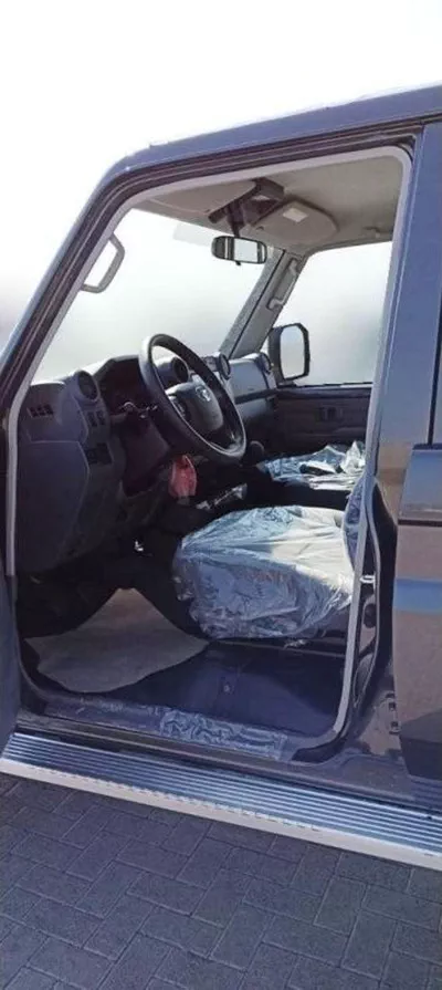 Toyota Land Cruiser Pick Up TOYOTA LAND CRUISER LC79 4.2L V6-12