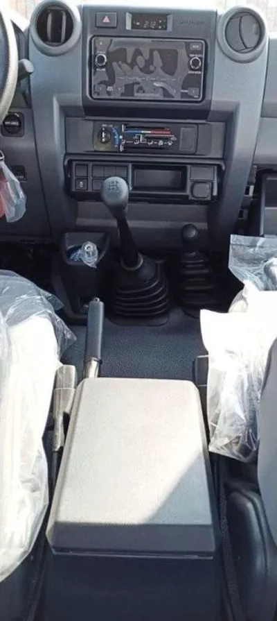 Toyota Land Cruiser Pick Up TOYOTA LAND CRUISER LC79 4.2L V6-7
