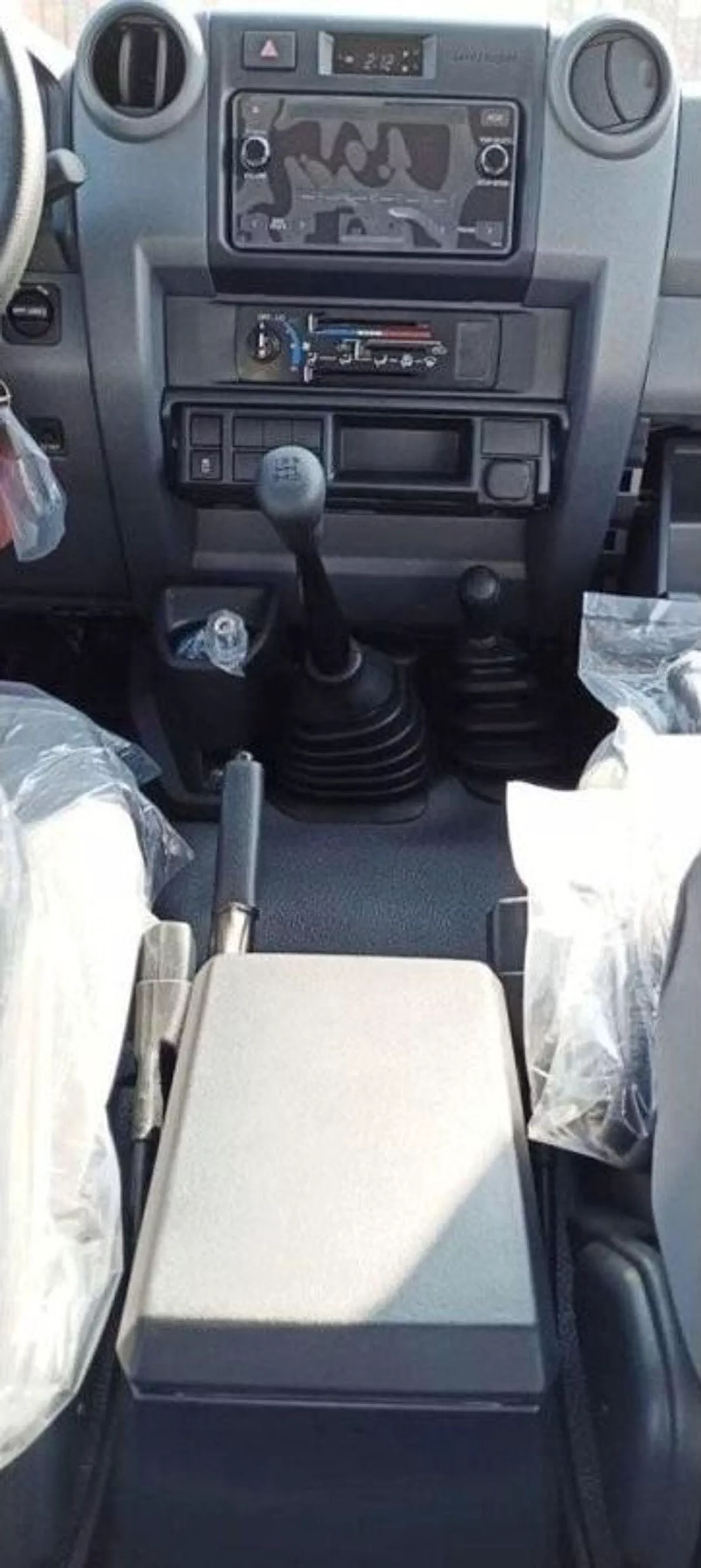 Toyota Land Cruiser Pick Up TOYOTA LAND CRUISER LC79 4.2L V6-7-0
