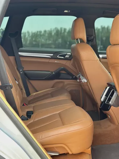2014 Porsche Cayenne Hybrid | GCC Specs | 139,000 km | Excellent Condition-15