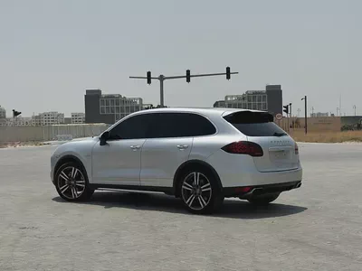 2014 Porsche Cayenne Hybrid | GCC Specs | 139,000 km | Excellent Condition-1