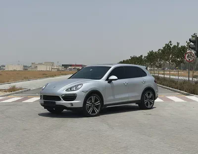 2014 Porsche Cayenne Hybrid | GCC Specs | 139,000 km | Excellent Condition-4