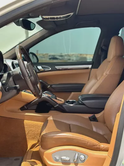 2014 Porsche Cayenne Hybrid | GCC Specs | 139,000 km | Excellent Condition-8