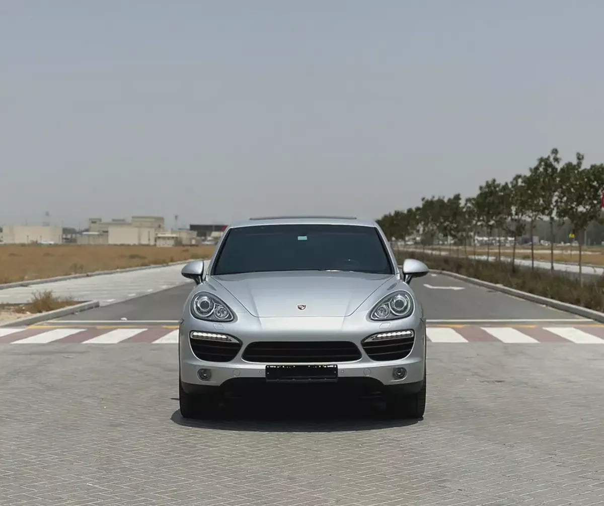 2014 Porsche Cayenne Hybrid | GCC Specs | 139,000 km | Excellent Condition-2-2