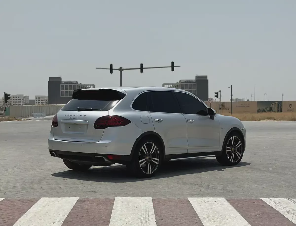 2014 Porsche Cayenne Hybrid | GCC Specs | 139,000 km | Excellent Condition-5-5