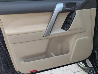 Toyota Prado TXL 2023 GCC V4 2.7L ACCIDENT FREE LOW MILEAGE IN EXCELLENT CONDITION-19
