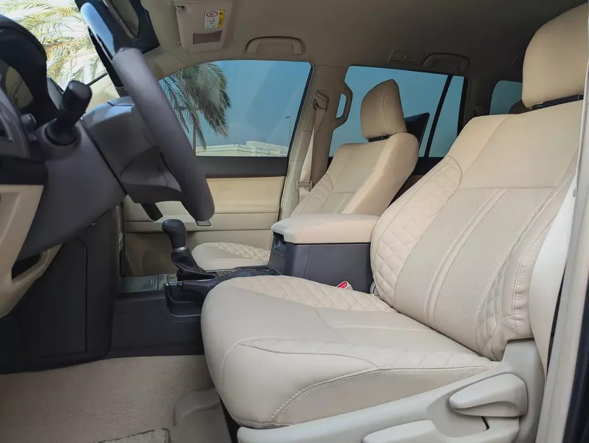 Toyota Prado TXL 2023 GCC V4 2.7L ACCIDENT FREE LOW MILEAGE IN EXCELLENT CONDITION-17-17