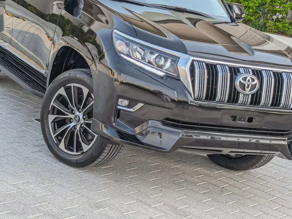 Toyota Prado TXL 2023 GCC V4 2.7L ACCIDENT FREE LOW MILEAGE IN EXCELLENT CONDITION-18-18