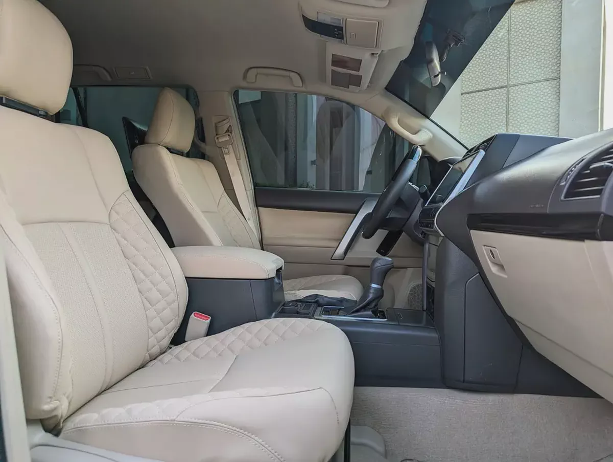 Toyota Prado TXL 2023 GCC V4 2.7L ACCIDENT FREE LOW MILEAGE IN EXCELLENT CONDITION-7-7