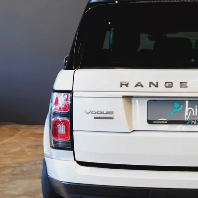 AED 2,490 p.m • 0% Downpayment • Range Rover Vogue Supercharged • 1 Year Warranty-4