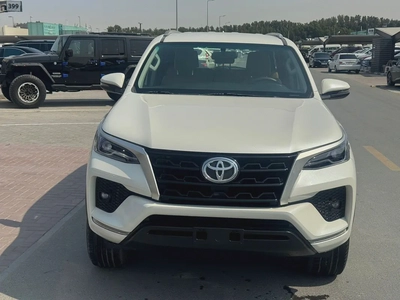 Toyota fortuner 2020 white color GCC calen car-0