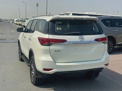 Toyota fortuner 2020 white color GCC calen car-5