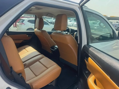 Toyota fortuner 2020 white color GCC calen car-8