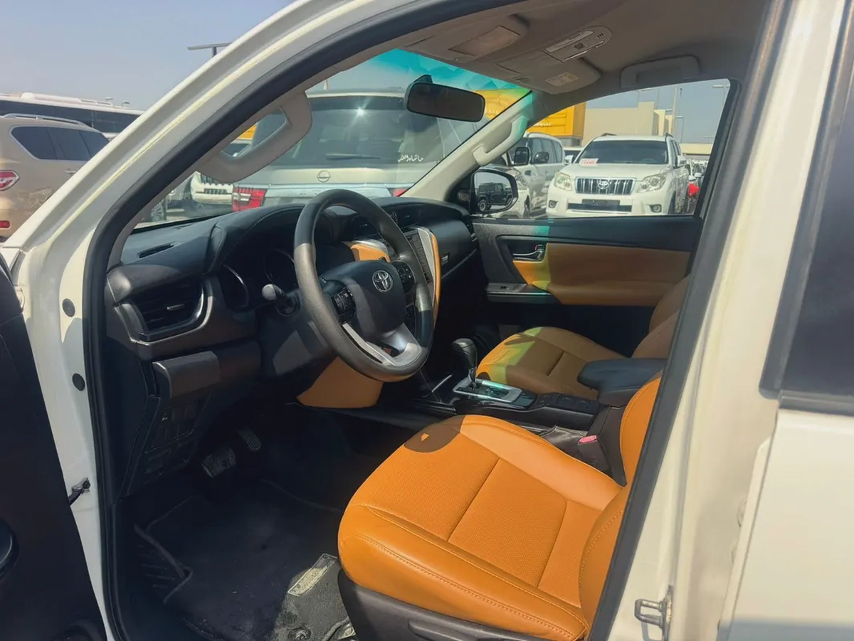 Toyota fortuner 2020 white color GCC calen car-2-2