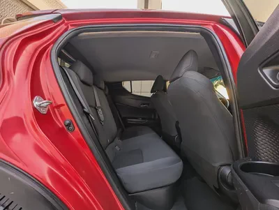 Toyota C-HR Hybrid GX 2020 GCC Specs - Interior and Exterior Excellent Condition Experience the-13