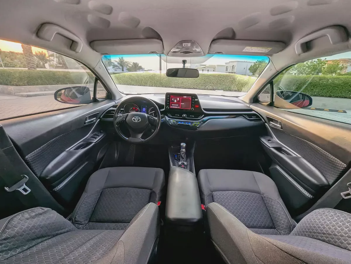 Toyota C-HR Hybrid GX 2020 GCC Specs - Interior and Exterior Excellent Condition Experience the-9-9