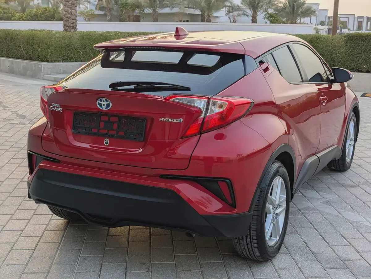 Toyota C-HR Hybrid GX 2020 GCC Specs - Interior and Exterior Excellent Condition Experience the-6-6