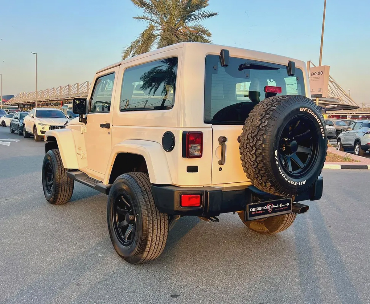 GCC Specs 2015 Jeep Wrangler Sahara - Ready for Adventure!-5-5