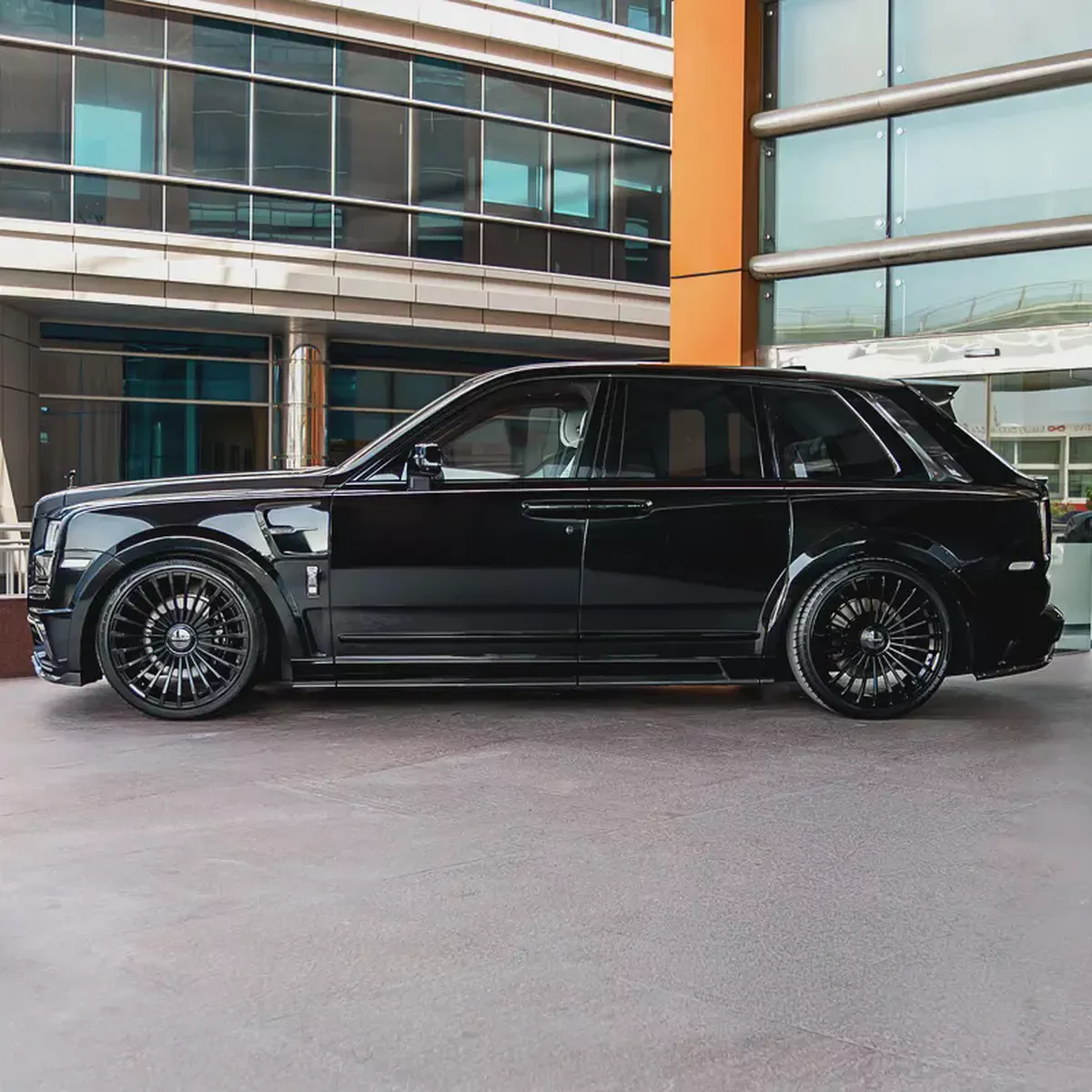 2021 Rolls-Royce Cullinan Black Badge ( MANSORY KIT ) DONE 67,000KM-18-18