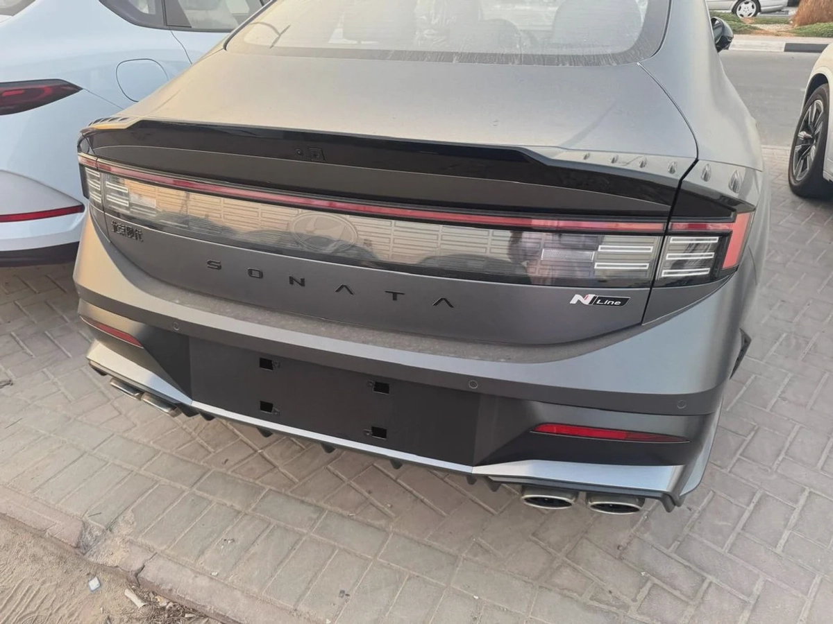 Hyundai Sonata-1-1