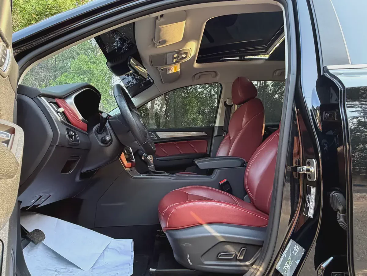 MG RX5 Luxury 2023 - GCC Specs - Excellent Conditio-ORIGINAL PAINT-14-14