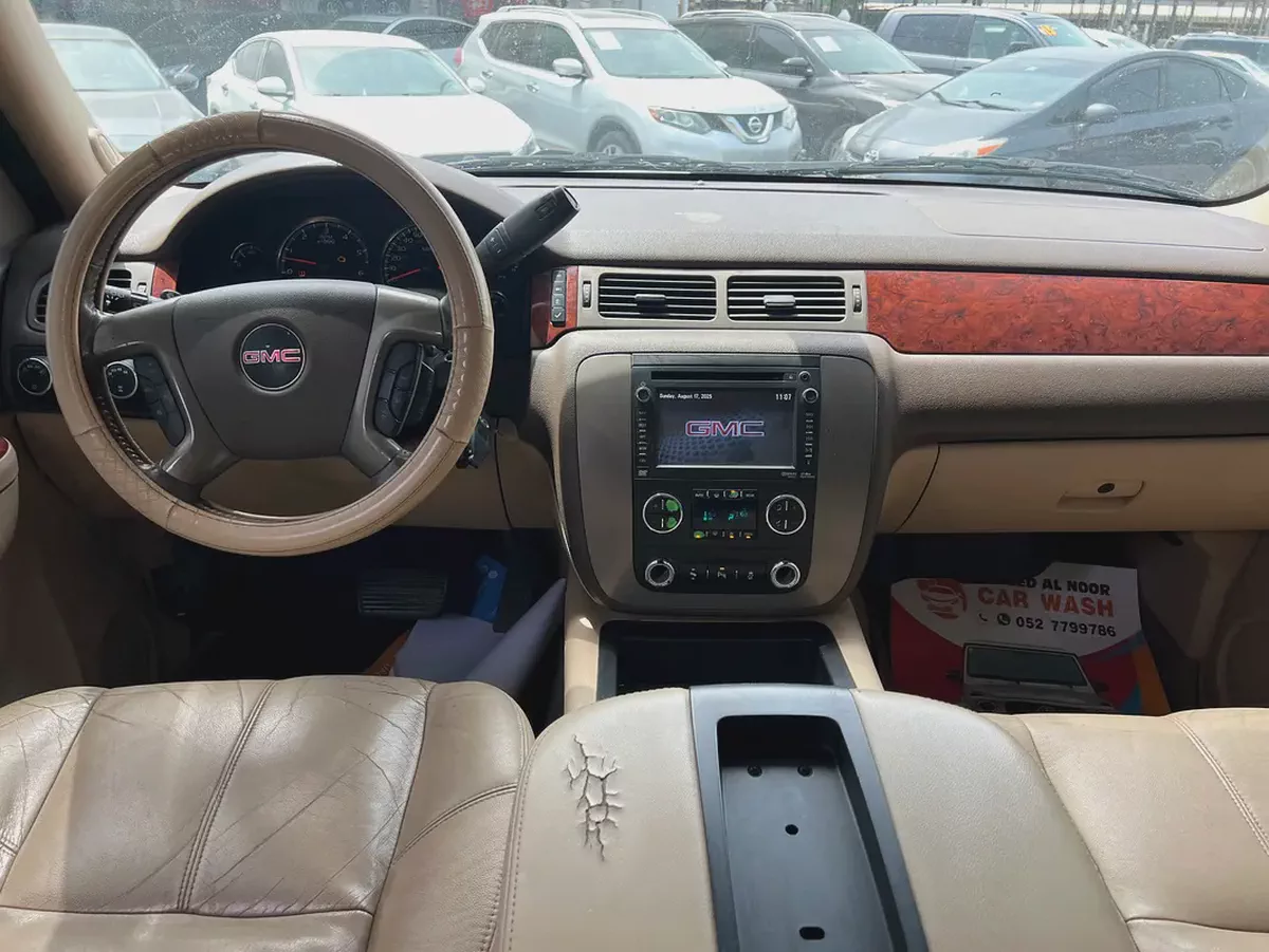 GMC Yukon SLE 2014 - American Specs - GCC Car-12-12