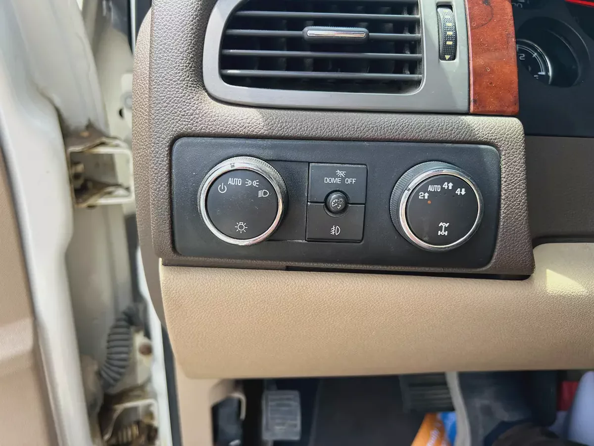 GMC Yukon SLE 2014 - American Specs - GCC Car-17-17