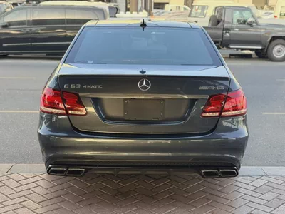 Mercedes Benz E63 AMG-4